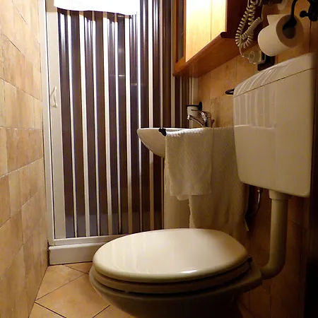 Sul Lago فندق مونسينيسيو